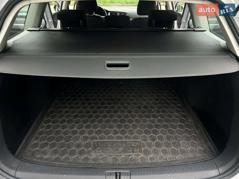 Универсал Volkswagen Golf 2017 в Ровно