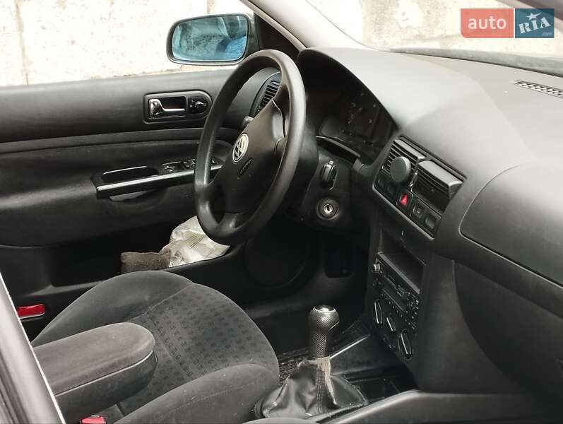 Універсал Volkswagen Golf 2000 в Херсоні