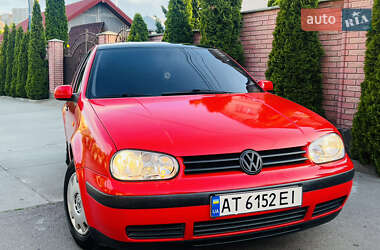 Хетчбек Volkswagen Golf 1998 в 