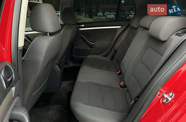 Хетчбек Volkswagen Golf 2007 в 