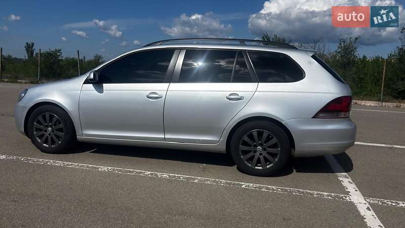 Універсал Volkswagen Golf 2010 в Кривому Розі