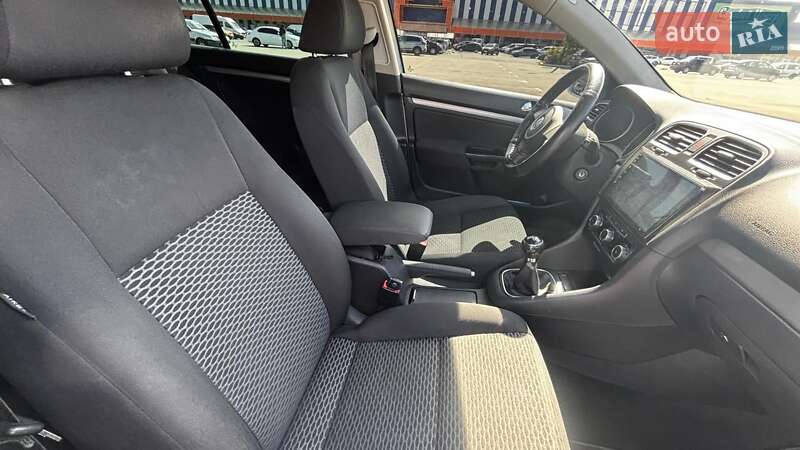 Універсал Volkswagen Golf 2010 в Кривому Розі