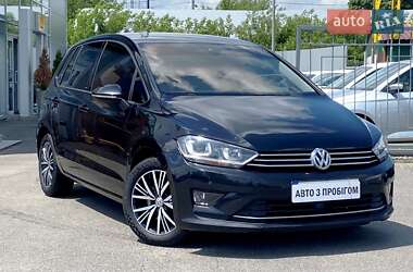 Хетчбек Volkswagen Golf 2016 в Києві