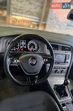 Універсал Volkswagen Golf 2015 в 