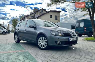 Хэтчбек Volkswagen Golf 2012 в Золочеве