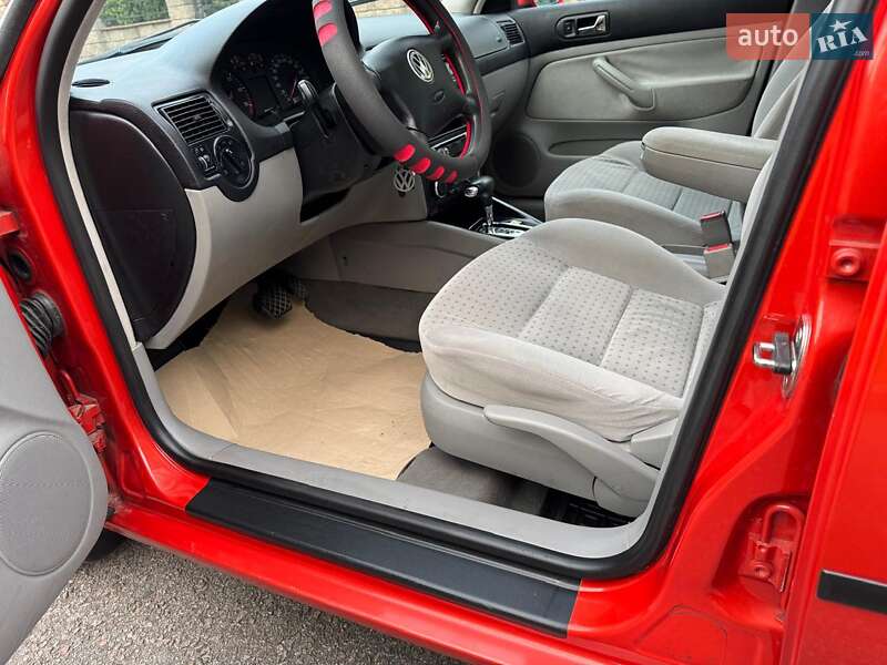 Хетчбек Volkswagen Golf 2000 в Рівному