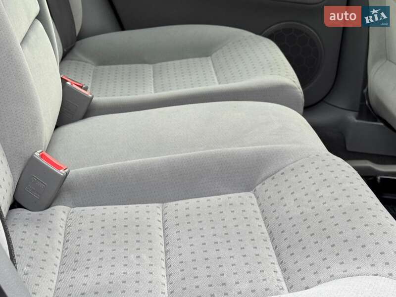 Хетчбек Volkswagen Golf 2000 в Рівному