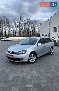 Універсал Volkswagen Golf 2010 в 