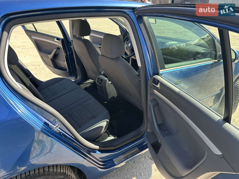 Хетчбек Volkswagen Golf 2007 в Тернополі