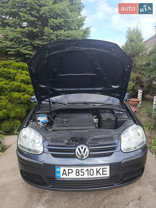 Volkswagen Golf 2004
