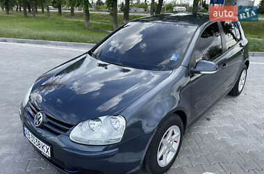 Хэтчбек Volkswagen Golf 2005 в Тульчине