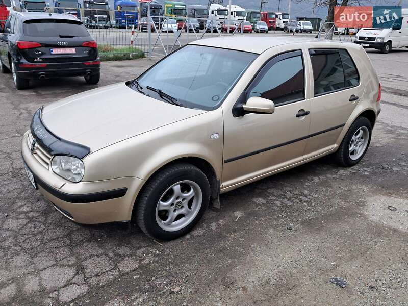 Volkswagen Golf 2004