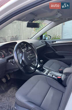 Універсал Volkswagen Golf 2014 в 