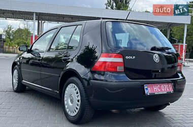 Хетчбек Volkswagen Golf 2002 в 