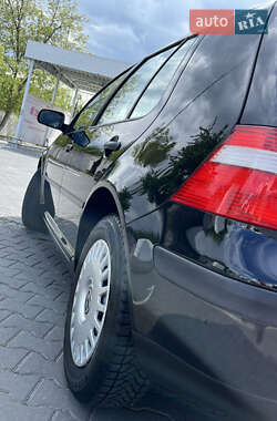 Хетчбек Volkswagen Golf 2002 в 