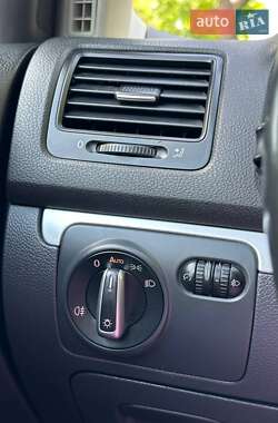 Хэтчбек Volkswagen Golf 2007 в 