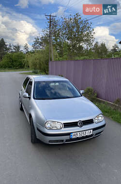 Хетчбек Volkswagen Golf 2002 в 