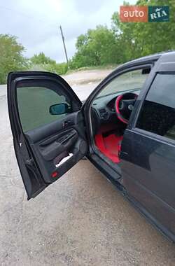 Хетчбек Volkswagen Golf 1999 в 