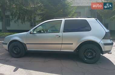 Хэтчбек Volkswagen Golf 2002 в Корсуне-Шевченковском