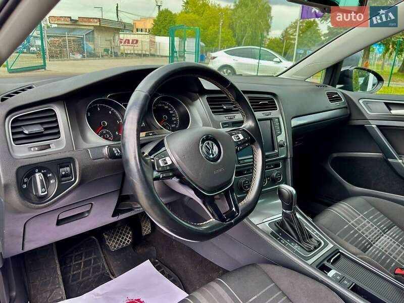 Универсал Volkswagen Golf 2016 в Львове