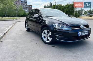 Хетчбек Volkswagen Golf 2016 в Дніпрі