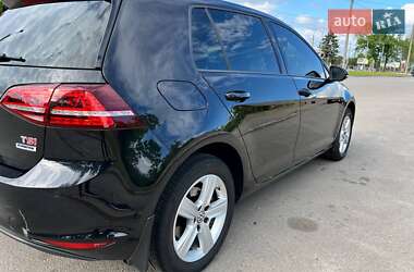 Хетчбек Volkswagen Golf 2016 в 