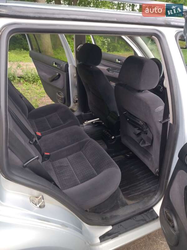 Универсал Volkswagen Golf 2000 в Добросине