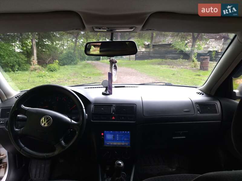 Универсал Volkswagen Golf 2000 в Добросине