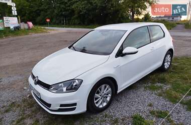 Хэтчбек Volkswagen Golf 2014 в Ровно
