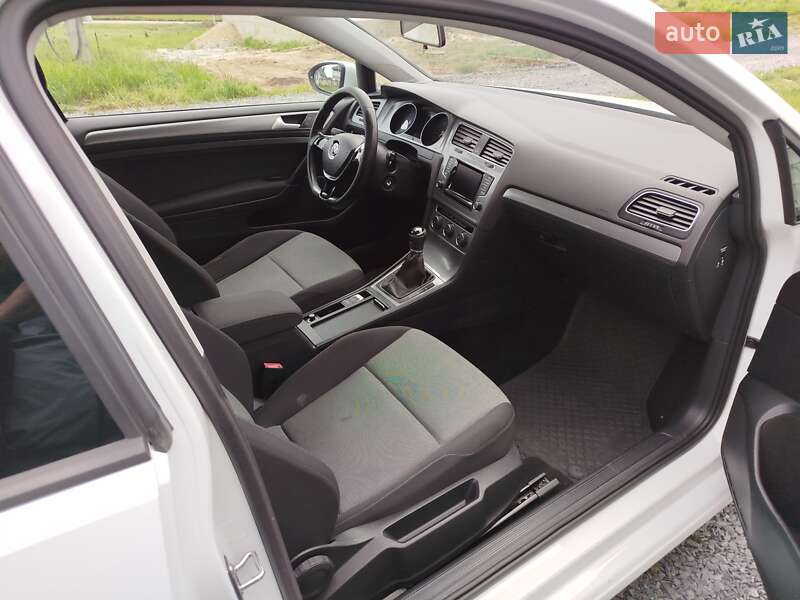 Хетчбек Volkswagen Golf 2014 в Рівному