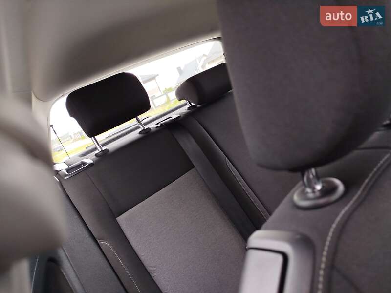 Хетчбек Volkswagen Golf 2014 в Рівному