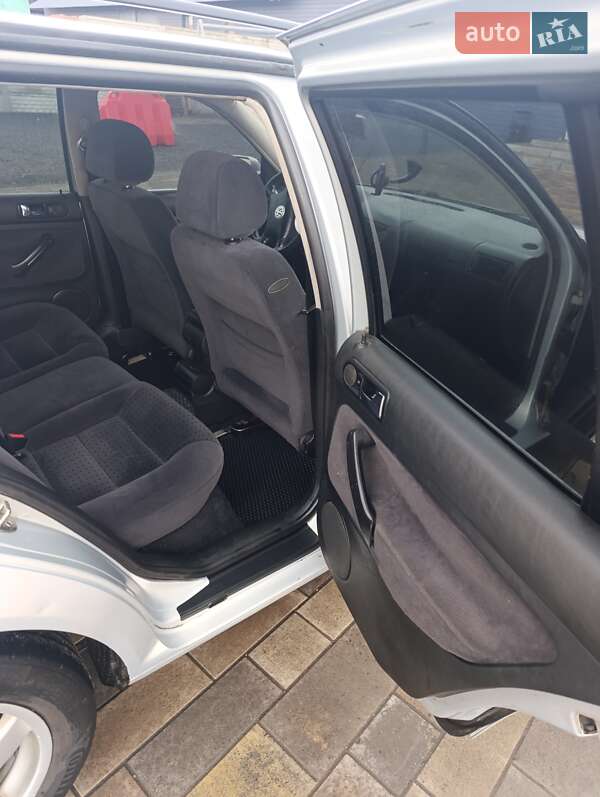 Універсал Volkswagen Golf 1999 в Великій Багачці