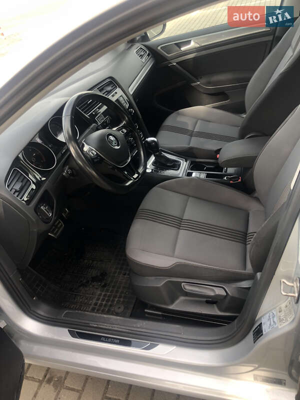 Універсал Volkswagen Golf 2016 в Коломиї