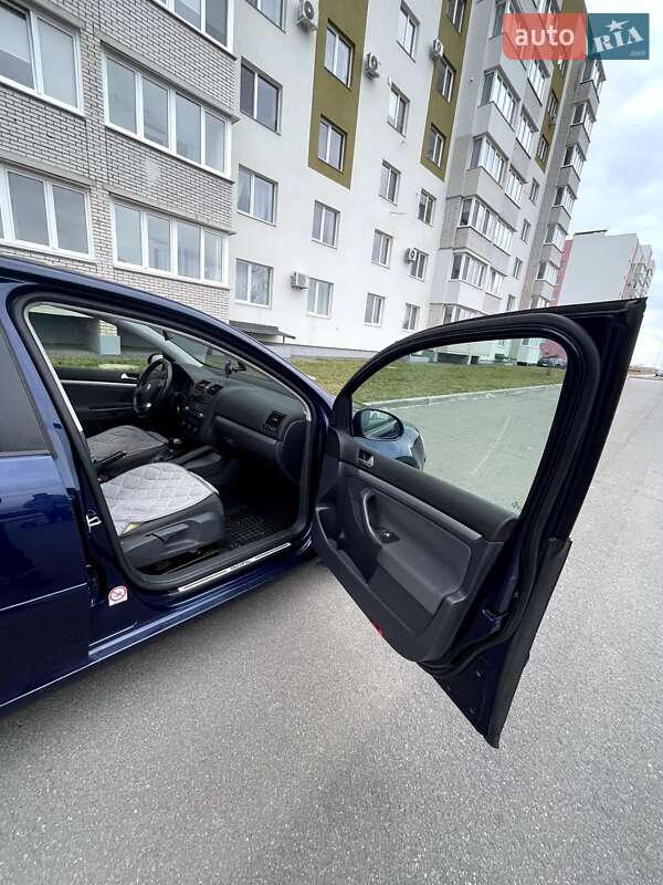 Хетчбек Volkswagen Golf 2006 в Вінниці