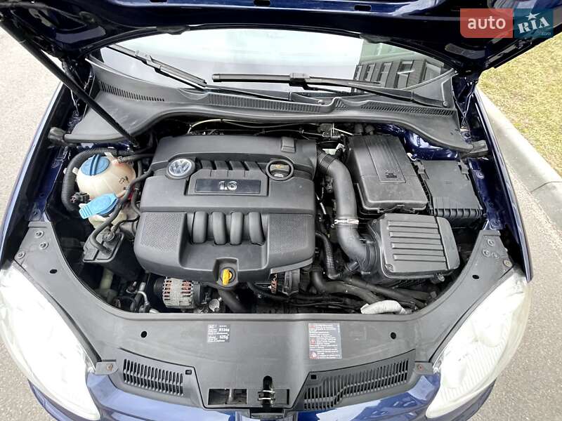 Хетчбек Volkswagen Golf 2006 в Вінниці