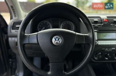 Хэтчбек Volkswagen Golf 2007 в 