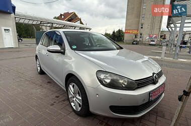 Хэтчбек Volkswagen Golf 2010 в Луцке