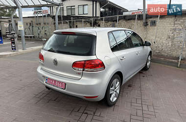 Хетчбек Volkswagen Golf 2010 в 