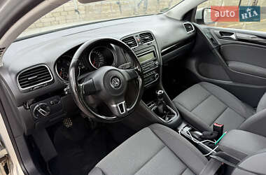 Хетчбек Volkswagen Golf 2010 в 