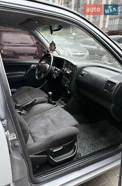 Хэтчбек Volkswagen Golf 1996 в 