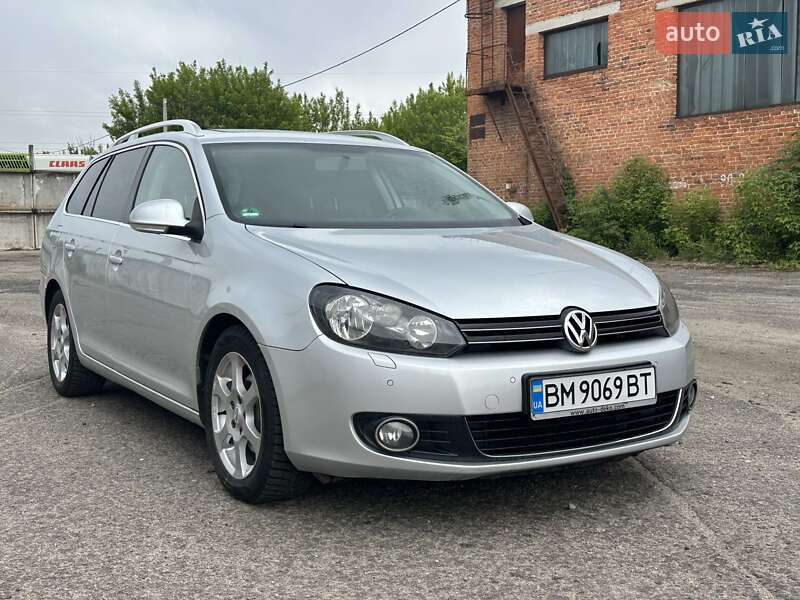 Універсал Volkswagen Golf 2010 в 