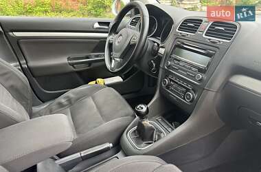 Універсал Volkswagen Golf 2010 в 