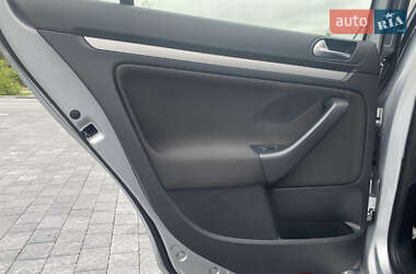 Универсал Volkswagen Golf 2013 в 