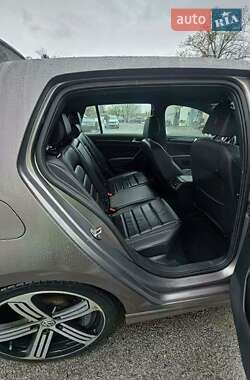 Хетчбек Volkswagen Golf 2016 в 