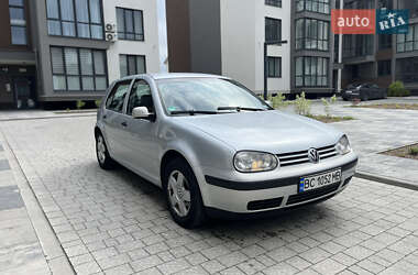 Хэтчбек Volkswagen Golf 2003 в Львове