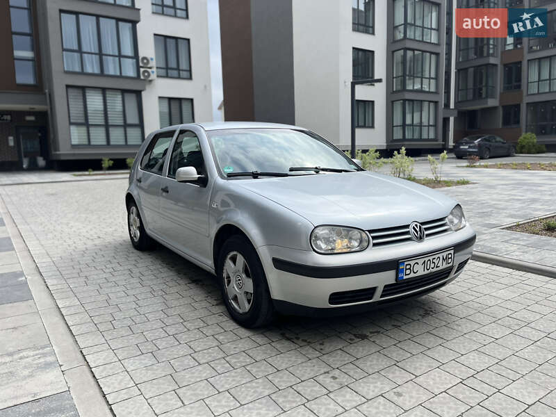 Volkswagen Golf 2003