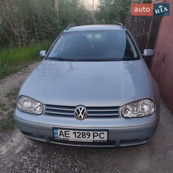 Volkswagen Golf 2004