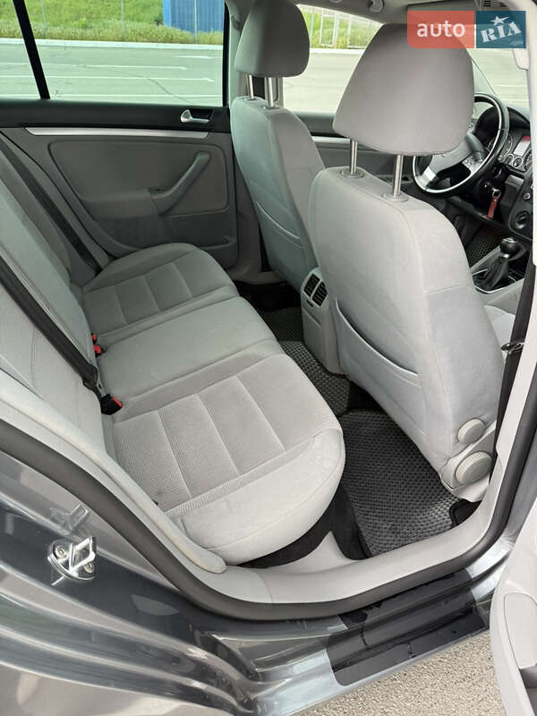 Универсал Volkswagen Golf 2009 в Виннице