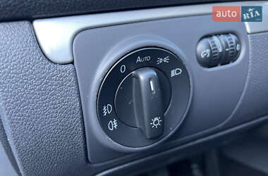 Хэтчбек Volkswagen Golf 2008 в 