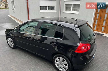 Хэтчбек Volkswagen Golf 2008 в 